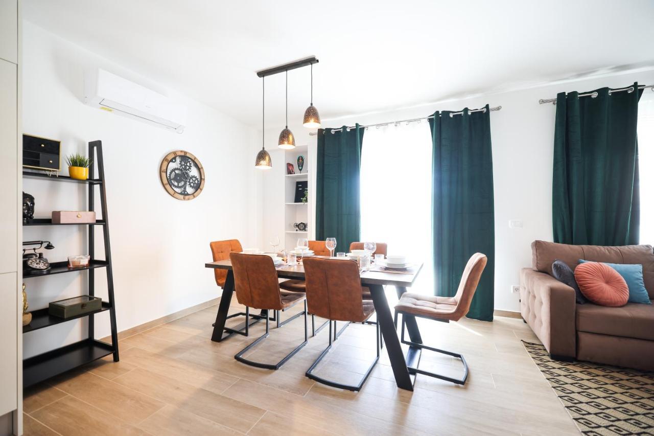 Golden Sunset Luxury Apartment *