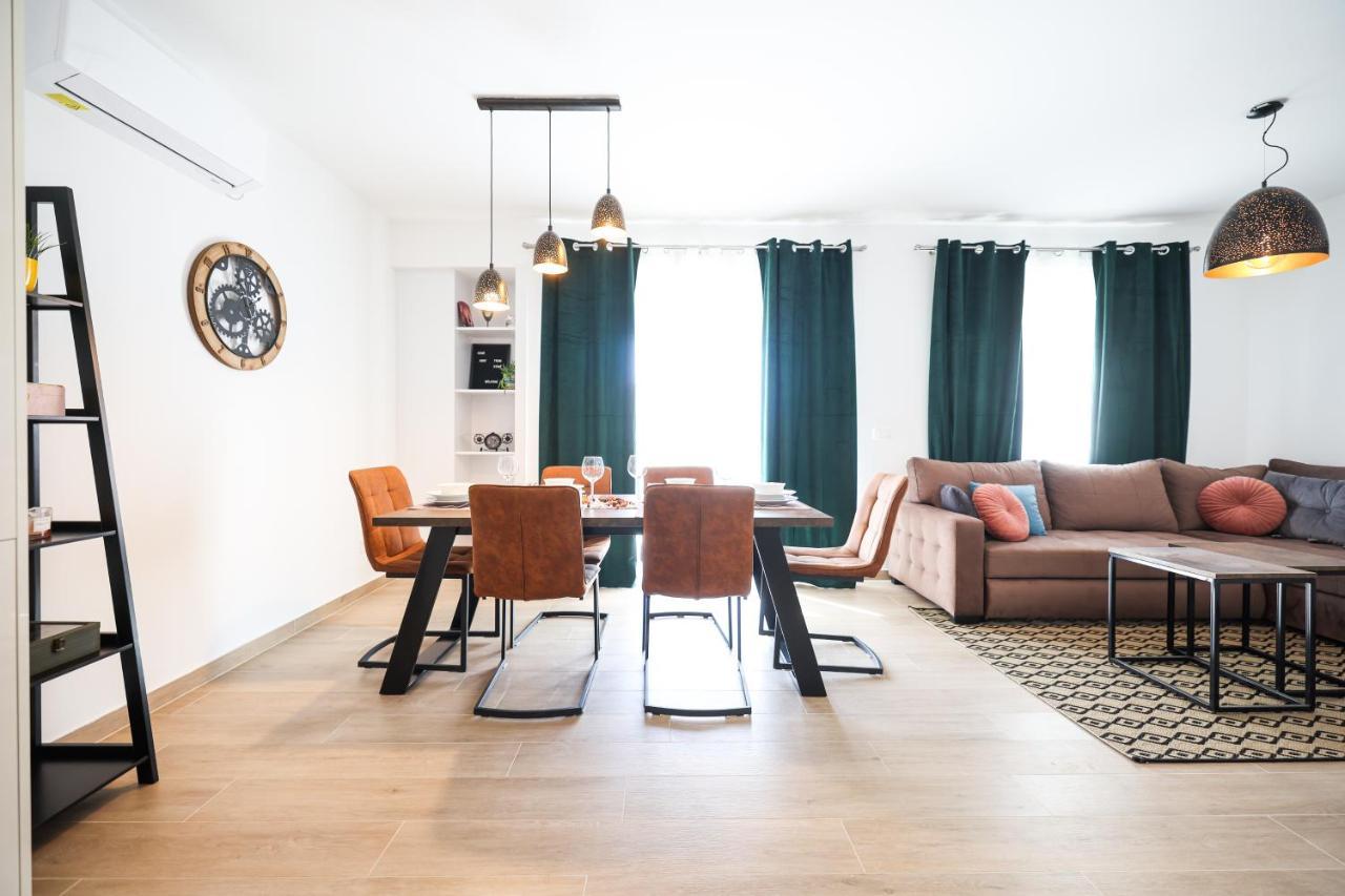 Golden Sunset Luxury Apartment *