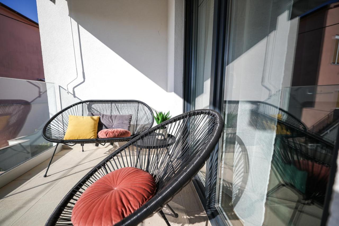 Golden Sunset Luxury Apartment